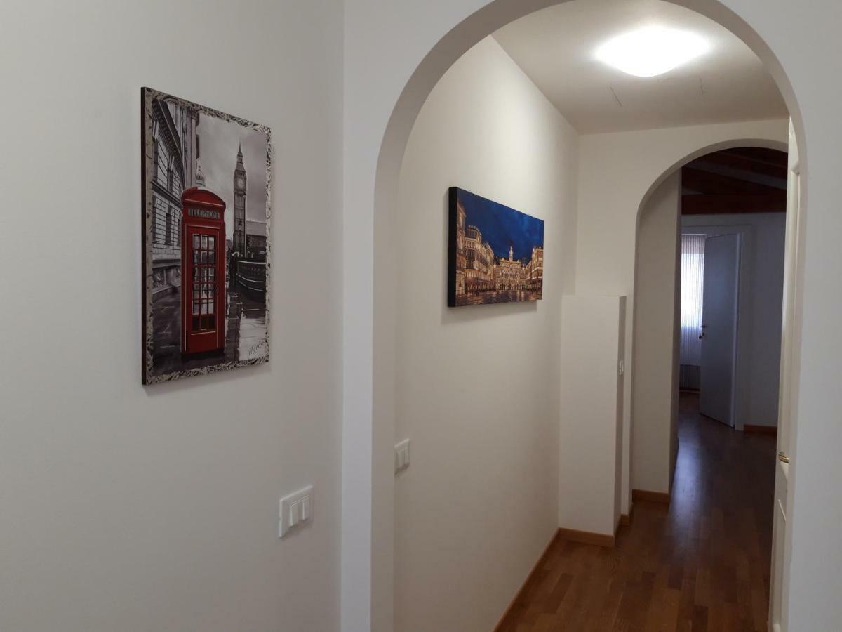 Al 106 Hotel Trieste Luaran gambar